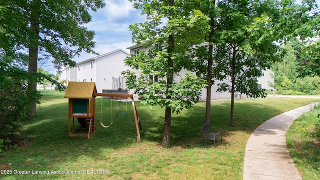 1118 River Oaks Dr, Dewitt, MI 48820 - view of grassy yard