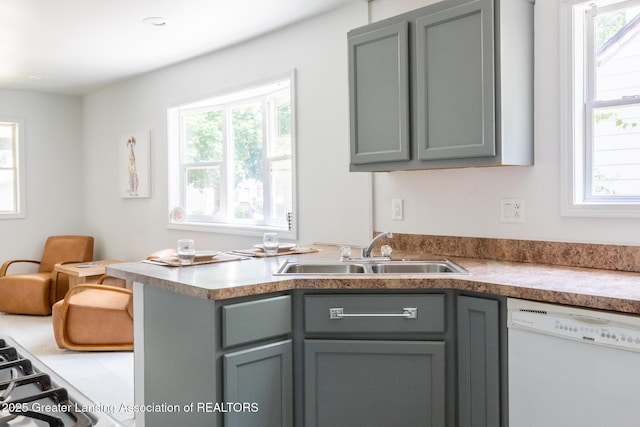 524 Denver Ave, Lansing, MI 48910 - photo 11