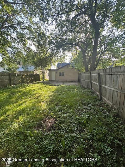 1318 Massachusetts Ave, Lansing, MI 48906 - view of fenced backyard
