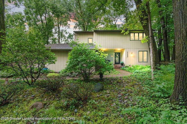 1122 Farwood Dr, East Lansing, MI 48823 - view of front facade