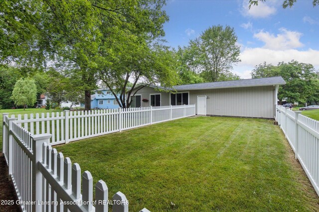 2130 Belding Ct, Okemos, MI 48864 - view of fenced backyard