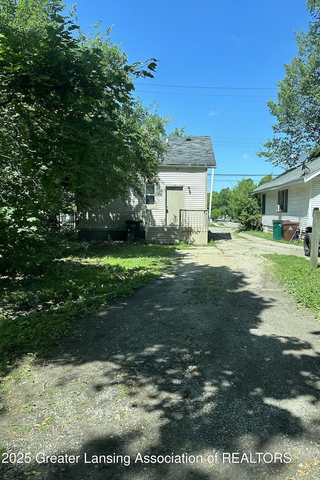 1022 N Martin Luther King Jr Blvd, Lansing, MI 48915 - photo 3