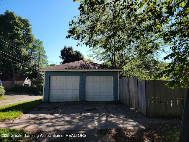 1201 Climax St, Lansing, MI 48912 - view of detached garage