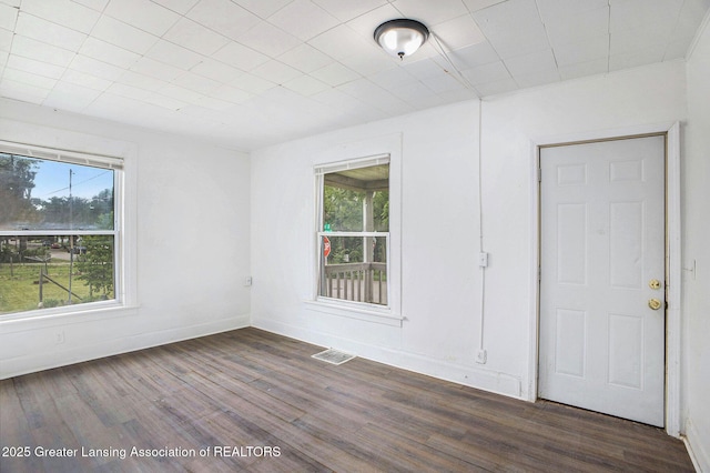 147 Isbell St, Lansing, MI 48910 - unfurnished room with wood finished floors