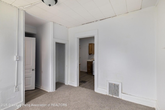 147 Isbell St, Lansing, MI 48910 - unfurnished bedroom featuring carpet and ensuite bathroom