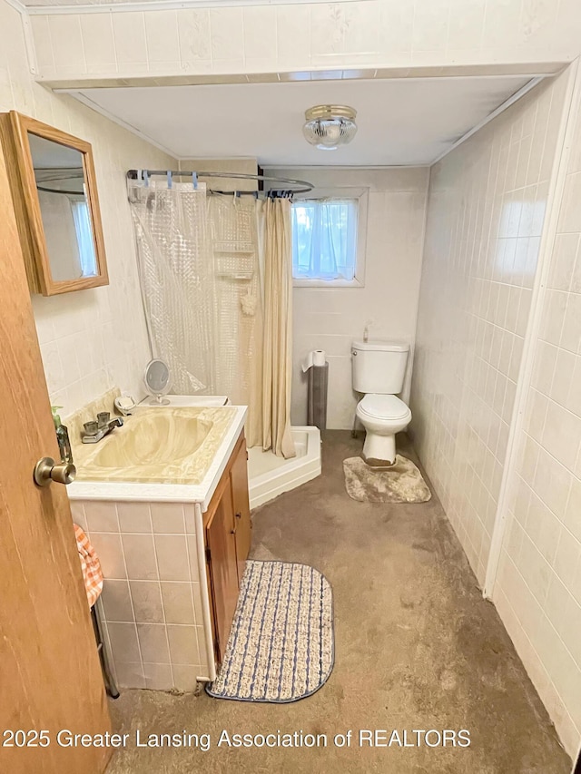 103 Norway Rd, Roscommon, MI 48653 - bathroom with vanity and curtained shower