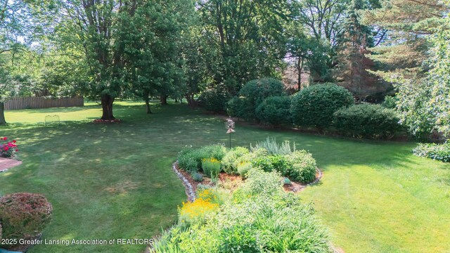 3888 Breckinridge Dr, Okemos, MI 48864 - view of grassy yard