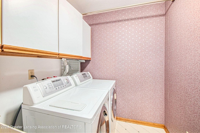 12829 Silver Ridge Dr, Grand Ledge, MI 48837 - laundry area featuring washer and clothes dryer and baseboards