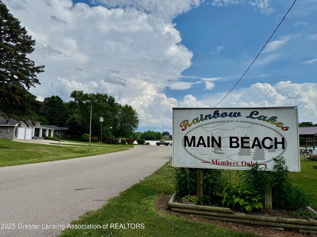 10993 Lakeside Dr, Perrinton, MI 48871 - exterior view