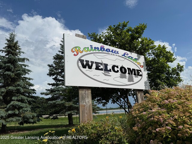 10993 Lakeside Dr, Perrinton, MI 48871 - view of community sign