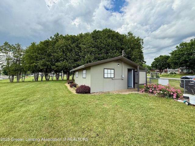 10993 Lakeside Dr, Perrinton, MI 48871 - view of side of property