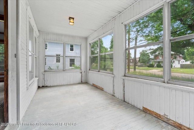 916 Wildwood Ave, Jackson, MI 49202 - view of unfurnished sunroom