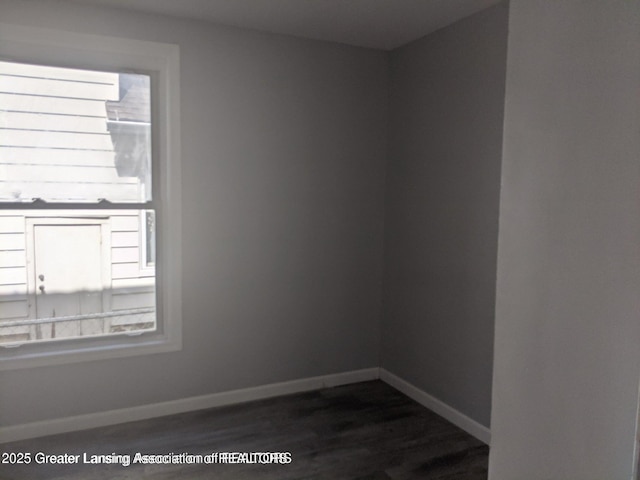 914 W Hillsdale St, Lansing, MI 48915 - photo 10
