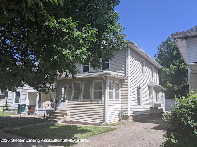 914 W Hillsdale St, Lansing, MI 48915 - photo 2