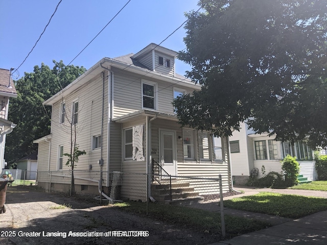 914 W Hillsdale St, Lansing, MI 48915 - photo 1