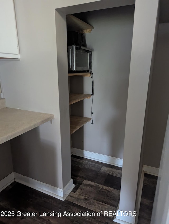 527 S Charles St, Lansing, MI 48912 - view of pantry