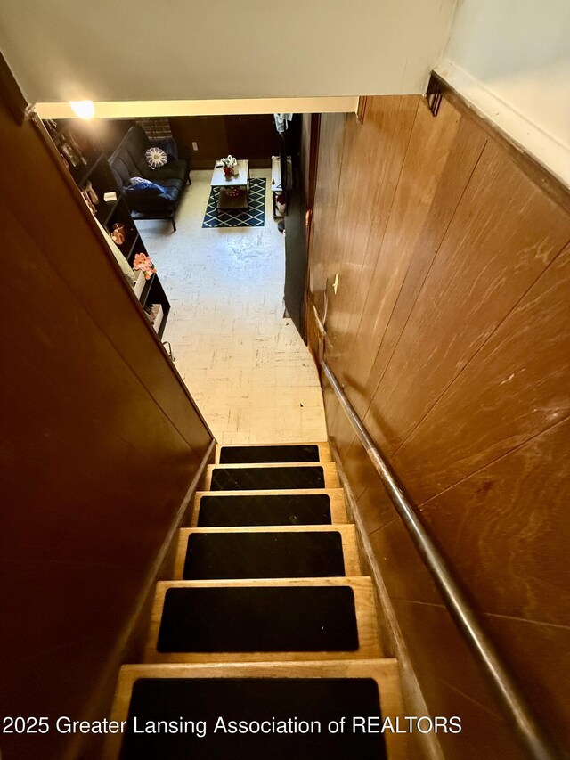 3618 Alpine Dr, Lansing, MI 48911 - view of staircase