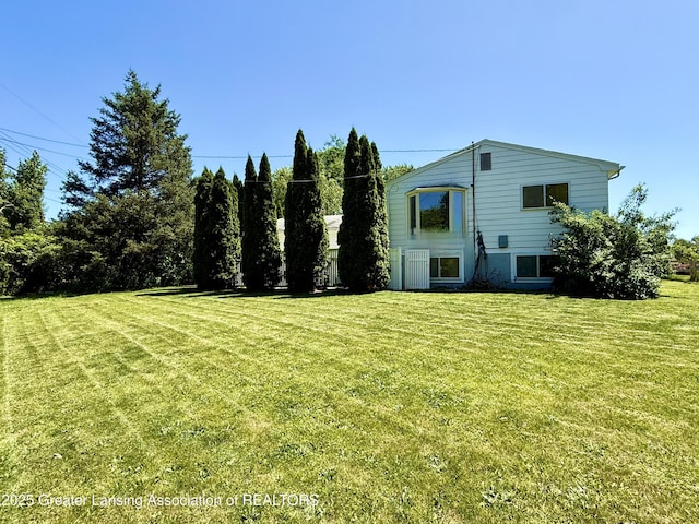 3618 Alpine Dr, Lansing, MI 48911 - view of green lawn