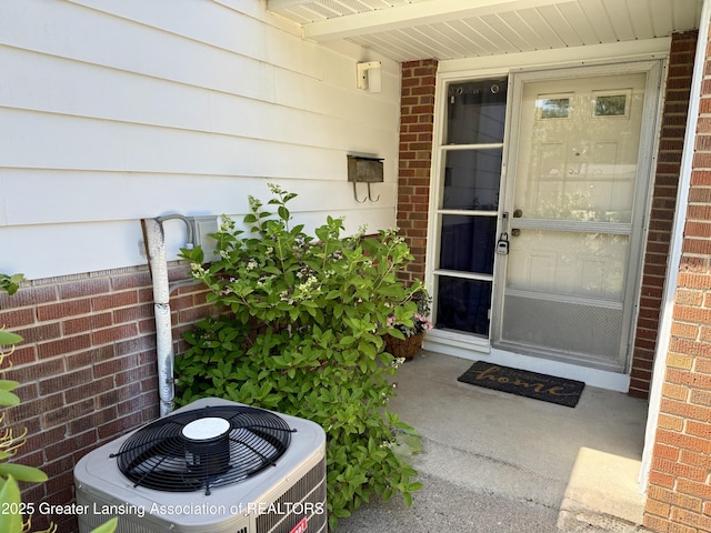 3618 Alpine Dr, Lansing, MI 48911 - property entrance