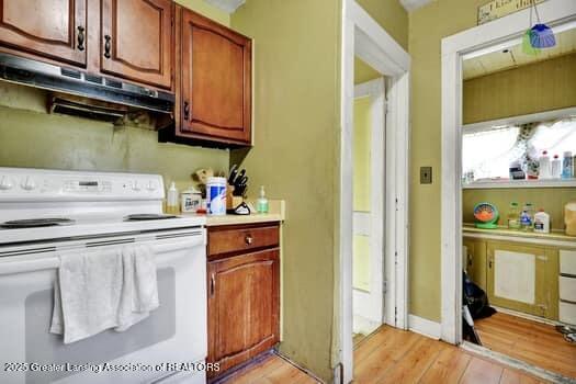 3805 Donald St, Lansing, MI 48910 - photo 9