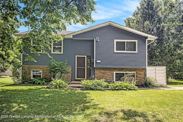 813 W Main St, Grand Ledge, MI 48837 - photo 2