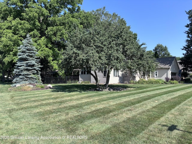 2665 Allium Dr, Holt, MI 48842 - view of yard