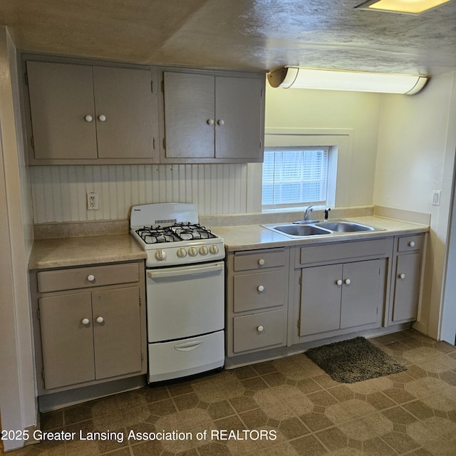 710 S Sheldon St, Charlotte, MI 48813 - photo 4