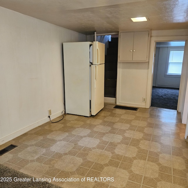 710 S Sheldon St, Charlotte, MI 48813 - photo 6