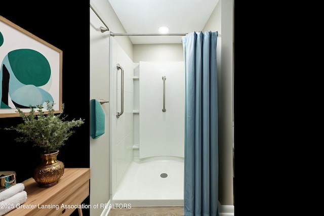 13368 Forest Hill Rd, Grand Ledge, MI 48837 - bathroom with curtained shower