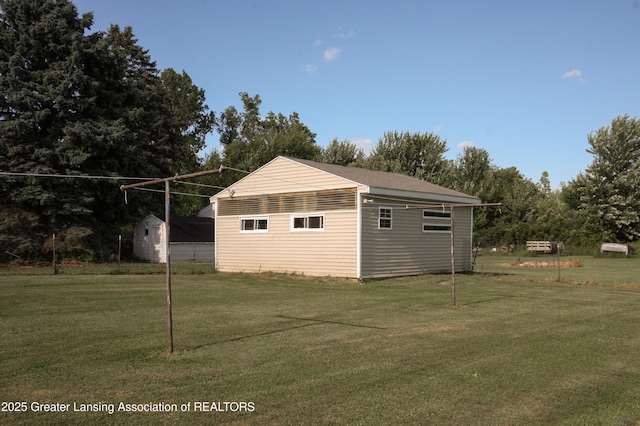 10996 Benton Rd, Grand Ledge, MI 48837 - view of garage
