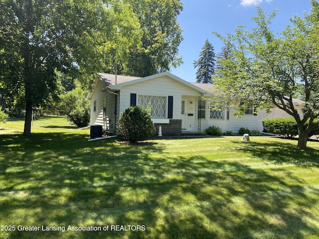 3931 Berry Ridge Dr, Holt, MI 48842 - single story home with a front lawn