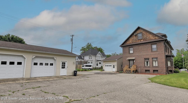 502 S Main St, Eaton Rapids, MI 48827 - view of side of property with a residential view