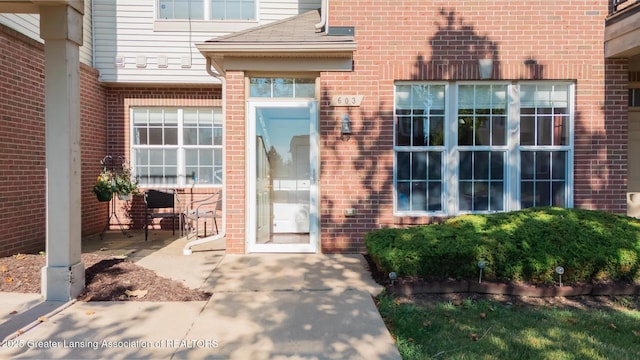603 Worthington Dr, Lansing, MI 48906 - photo 2