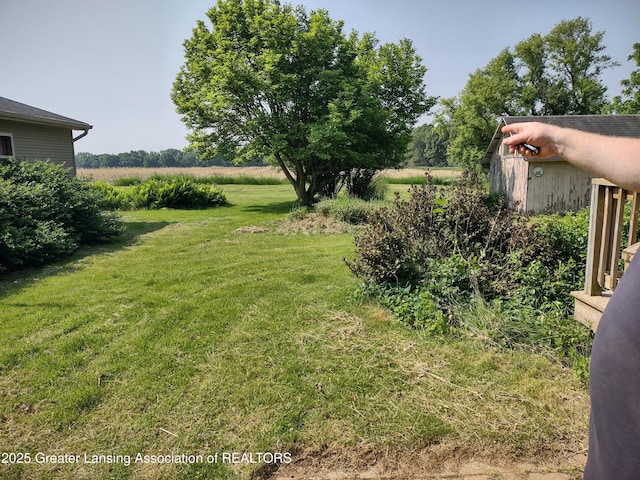 16711 Stark Rd, Springport, MI 49284 - view of grassy yard