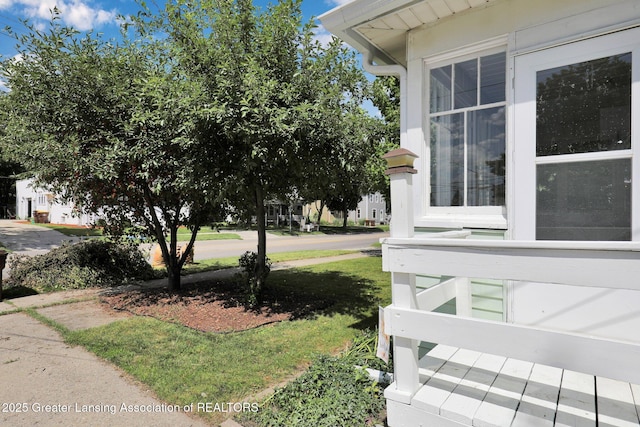 302 E State St, Saint Johns, MI 48879 - view of yard