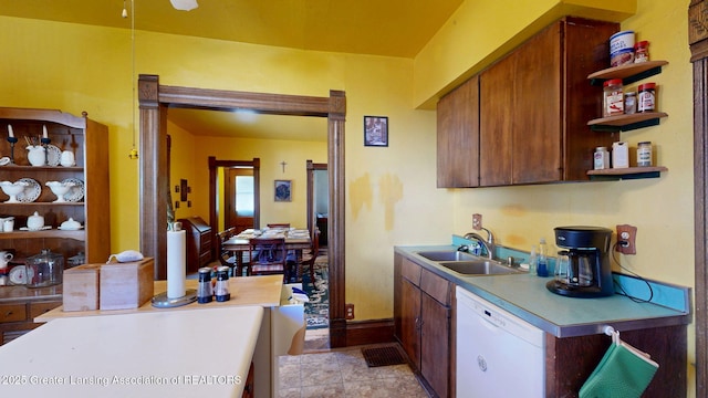 325 N Sycamore St, Lansing, MI 48933 - photo 10