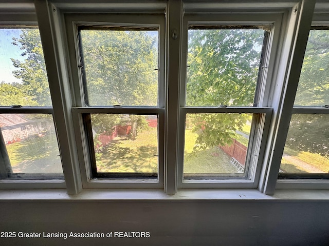 1112 Hammond St, Lansing, MI 48910 - photo 26