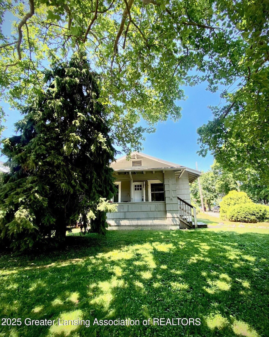 1919 N E St, Lansing, MI 48906 - photo 1