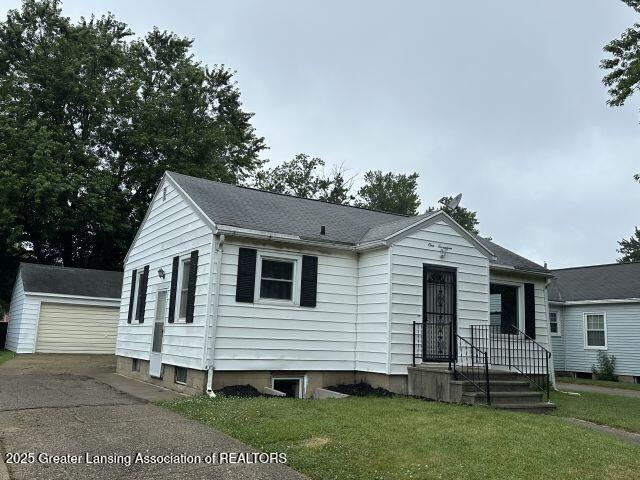 117 Harriet Ave, Lansing, MI 48917 - photo 3