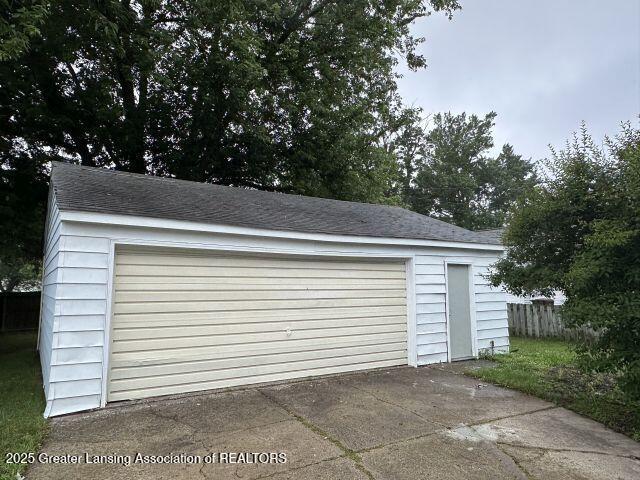 117 Harriet Ave, Lansing, MI 48917 - photo 4