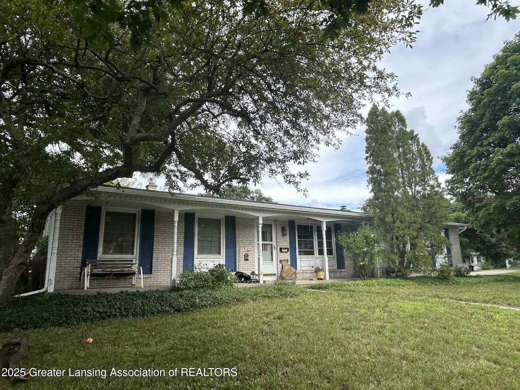 1204 Chester Rd, Lansing, MI 48912 - photo 1