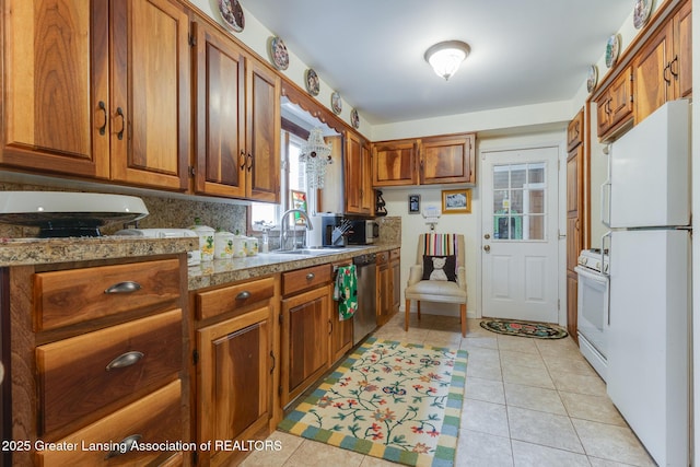 569 E Holmes Rd, Lansing, MI 48910 - photo 8