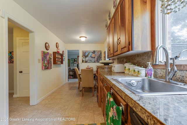 569 E Holmes Rd, Lansing, MI 48910 - photo 10