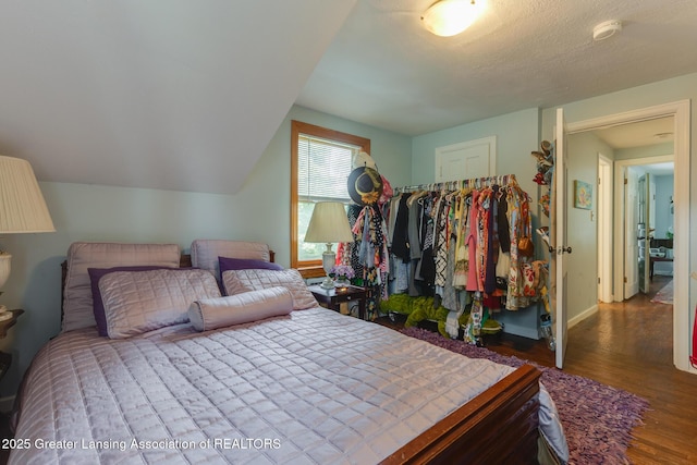 569 E Holmes Rd, Lansing, MI 48910 - photo 25