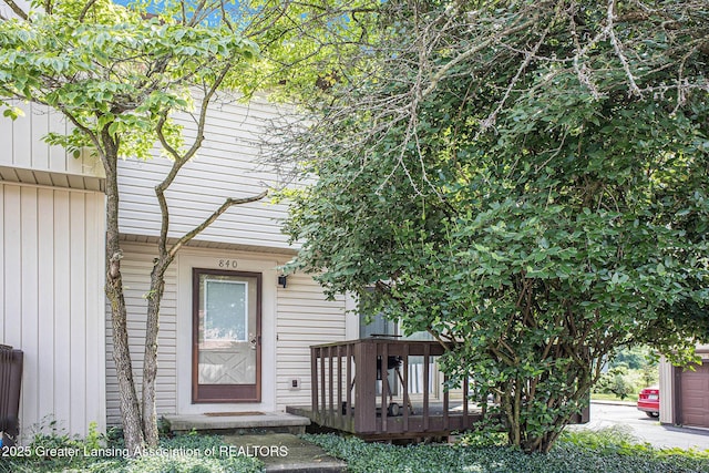 840 Armstrong Rd, Lansing, MI 48911 - photo 1