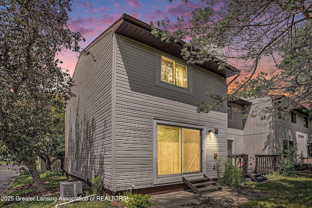 840 Armstrong Rd, Lansing, MI 48911 - photo 3