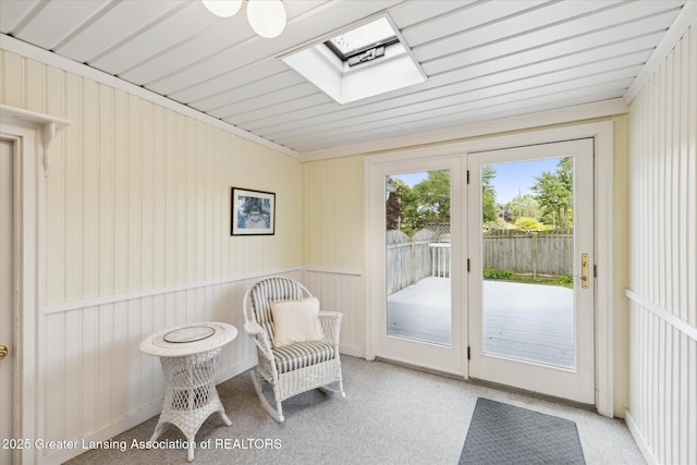 873 Union Ave, Owosso, MI 48867 - living area with a skylight