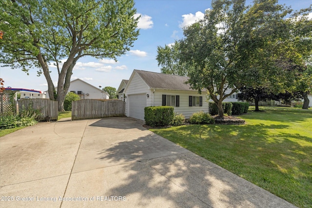 873 Union Ave, Owosso, MI 48867 - view of front of house with driveway