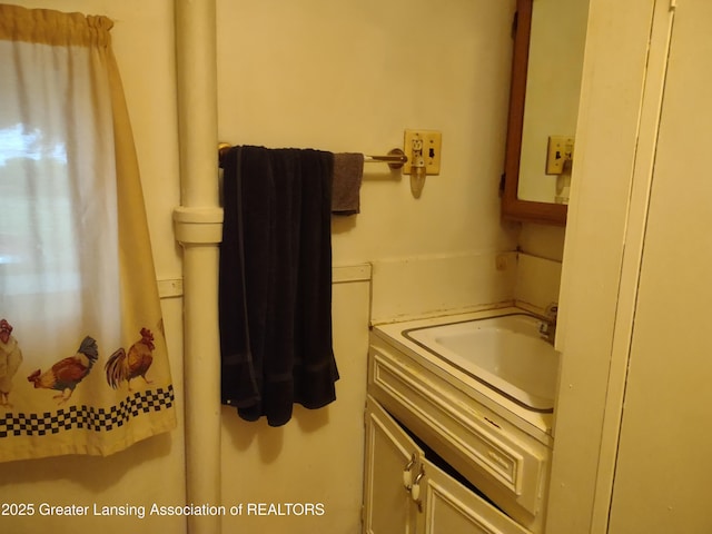 518 Clark St, Eaton Rapids, MI 48827 - bathroom featuring vanity