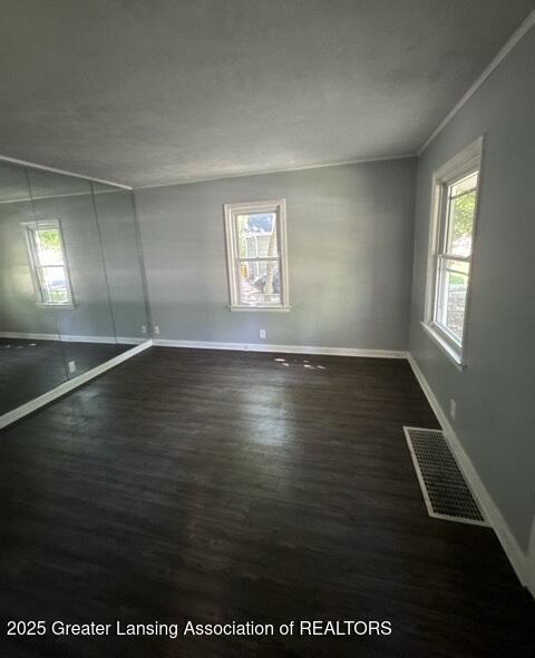 513 S Hayford Ave, Lansing, MI 48912 - photo 3